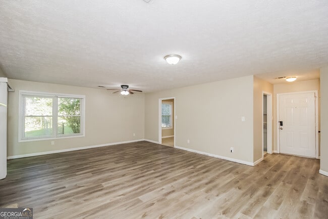 Building Photo - 5824 Stonehaven Dr NW
