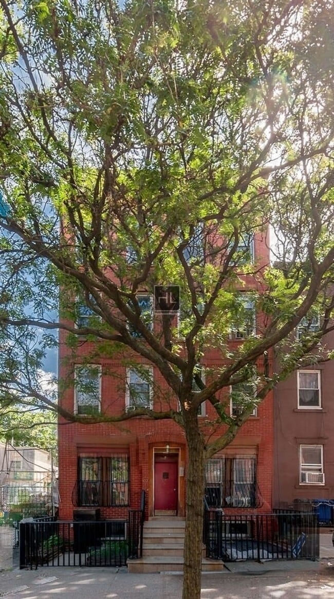 Building Photo - 43 Cumberland St