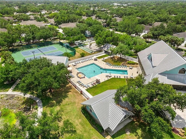Building Photo - 19325 Water Oak Drive