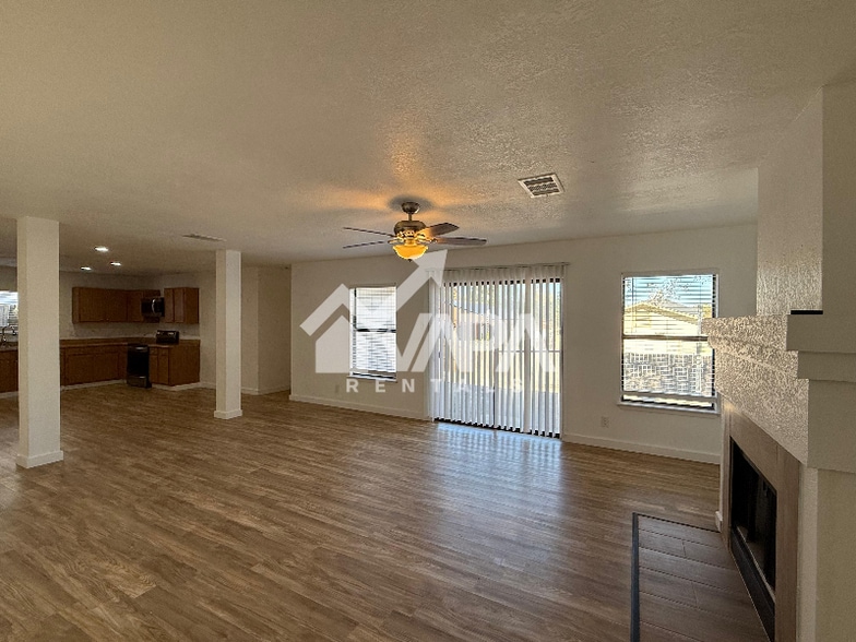 Building Photo - 7915 Oval Meadows