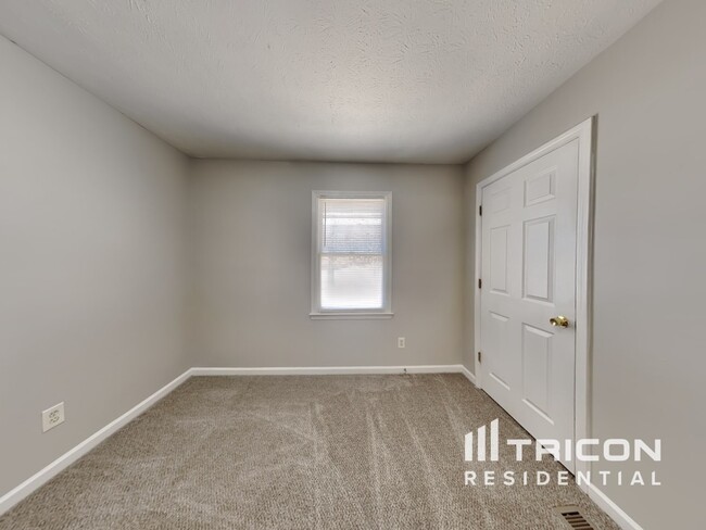 Building Photo - 220 Cypress Cir