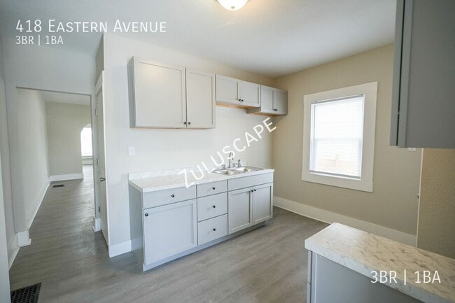 Building Photo - 418 Eastern Ave