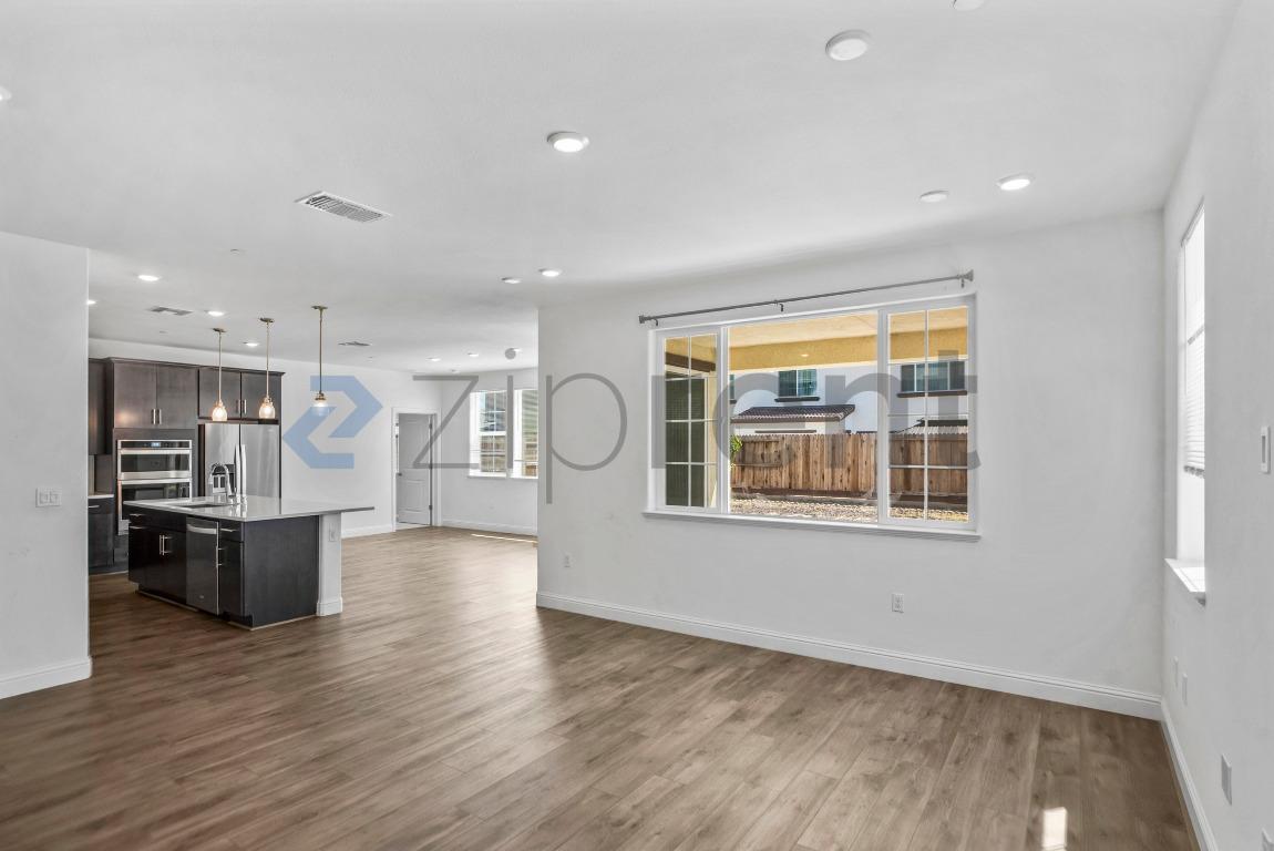 Building Photo - 3286 Deer Oak Street