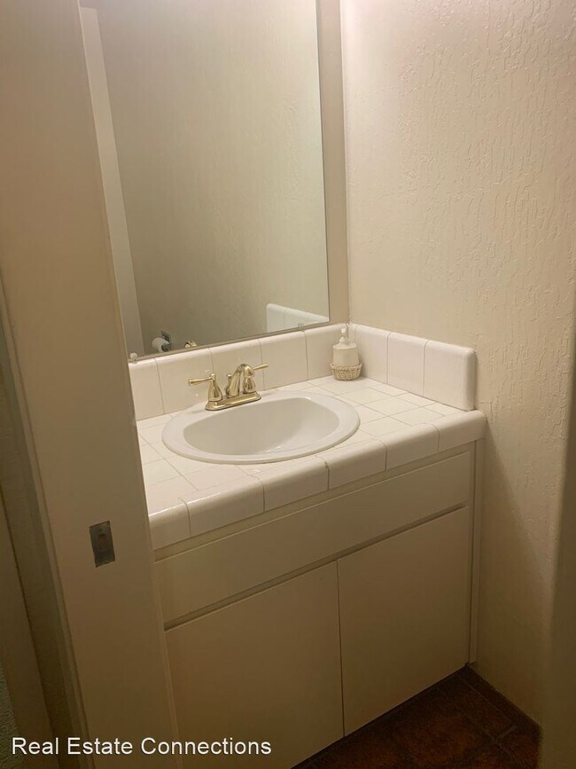 Building Photo - 6 br, 2.5 bath House - 2619 Neves Ct.