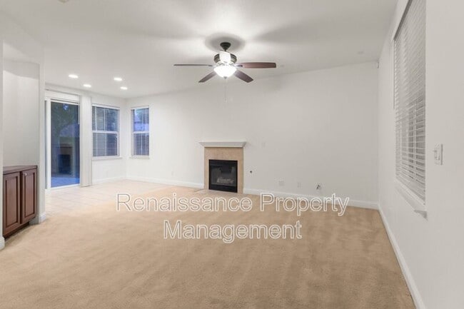 Building Photo - 363 W Viento St