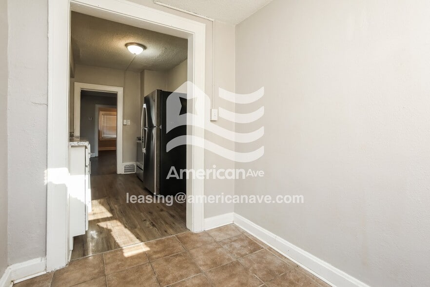 Building Photo - 6620 Wabash Ave