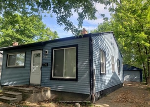 Building Photo - Charming 3 Bedroom w/ Garage in Warren