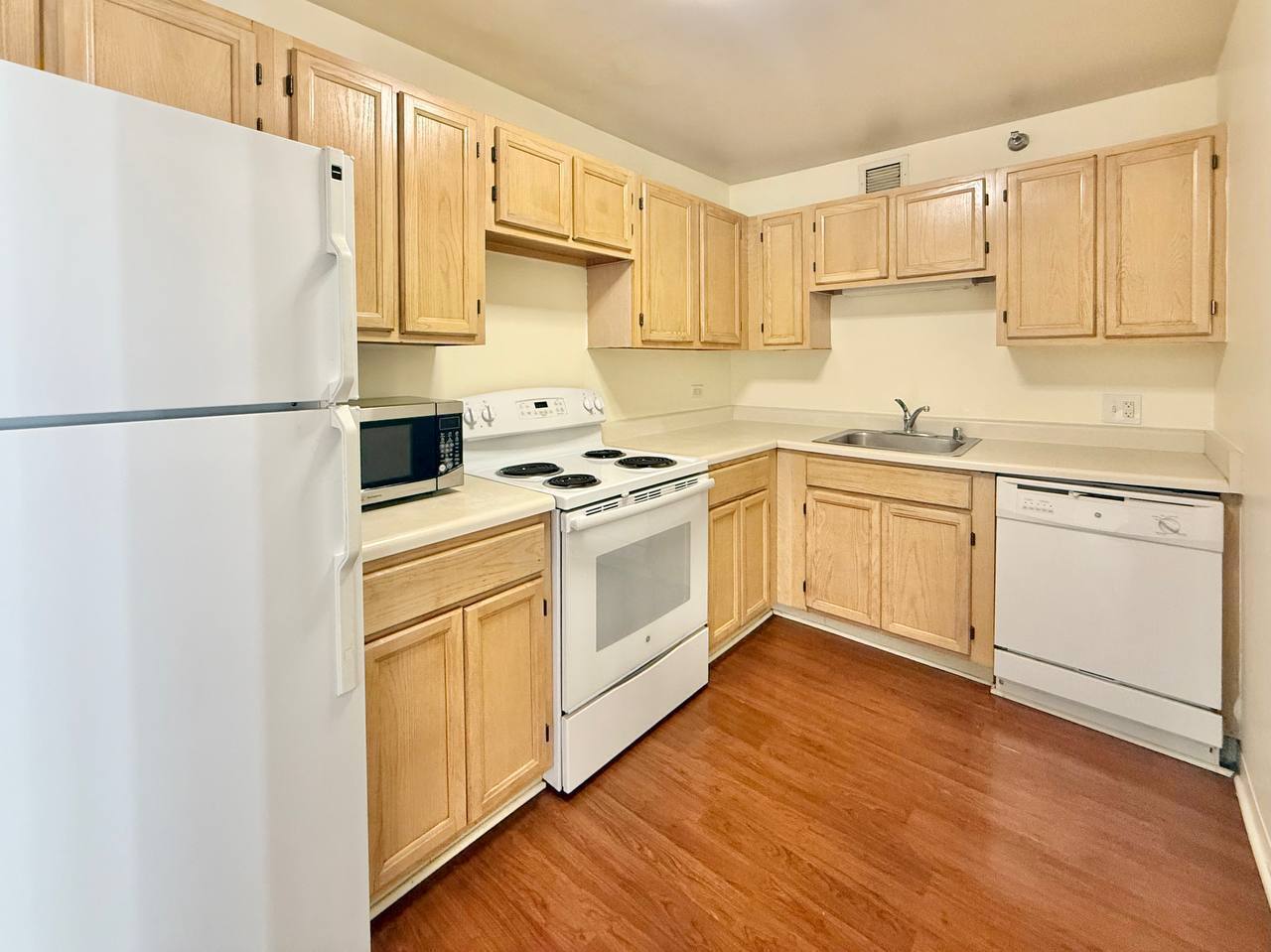 Building Photo - 200 N Dearborn St