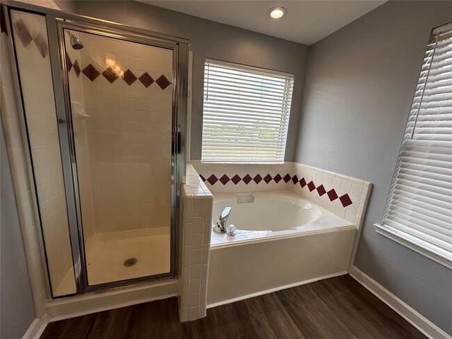Building Photo - 6810 Crystal Point Dr