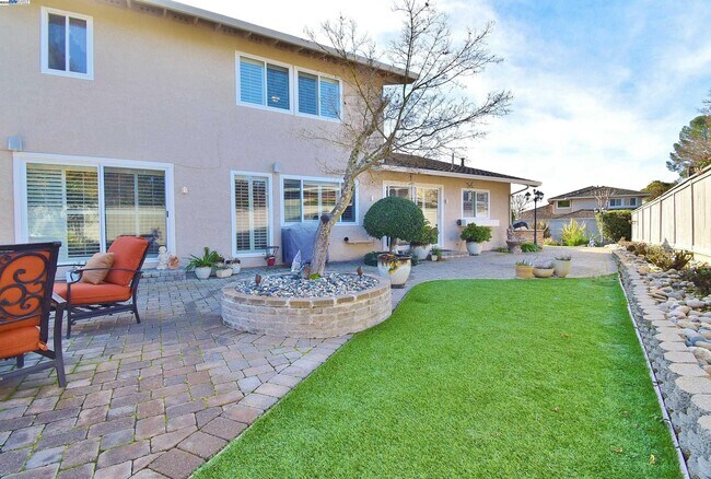 Building Photo - 204 Cypress Hills Ct