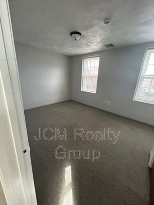 Building Photo - 63 Shawmut St