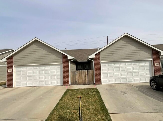 Primary Photo - 5480 N Colburn Ct