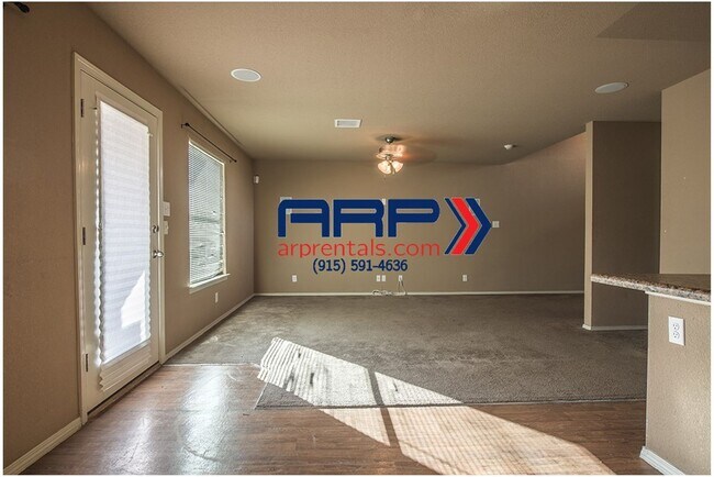 Building Photo - TWO-STORY EASTSIDE HOME