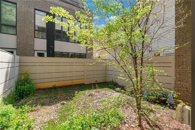 Building Photo - 975 Piedmont Ave NE