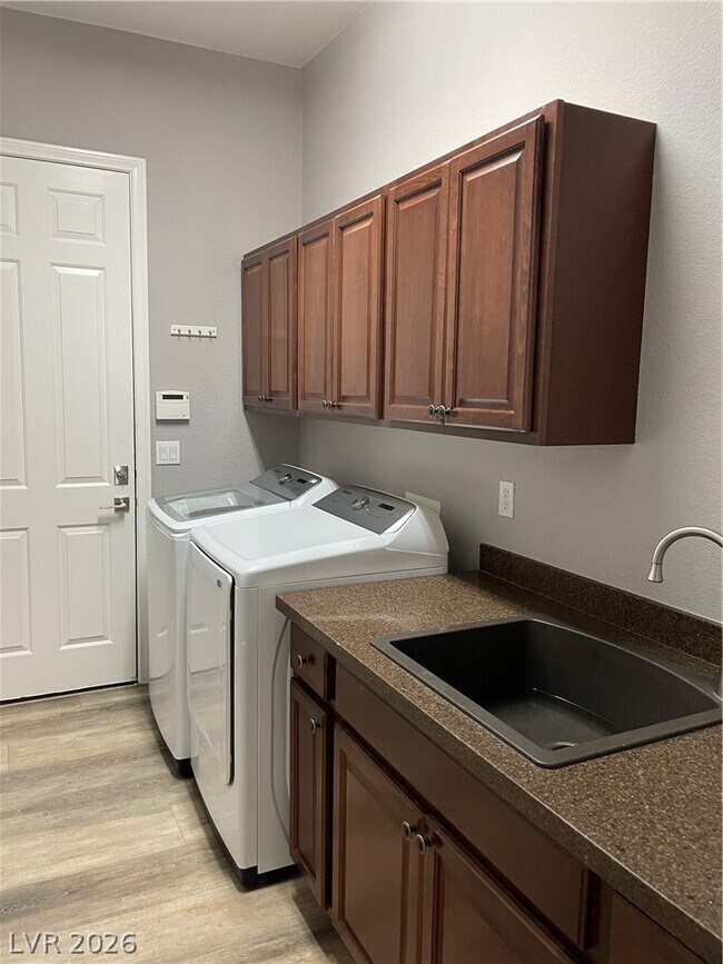 Building Photo - 10674 San Bellacova Ct