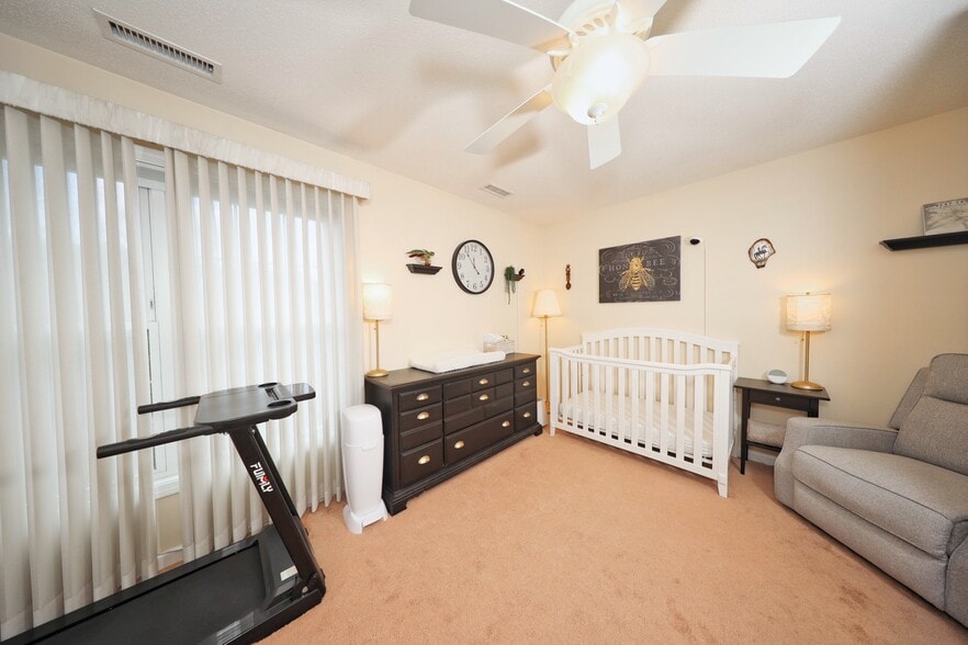 Bedroom 1 - 39 Ives St