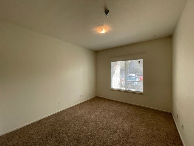 Building Photo - 2575 S Syracuse Way
