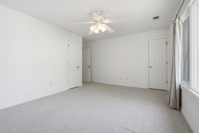 Building Photo - Ready NOW in The Reserve at Great Neck, Top-Rated Schools, Pet Friendly