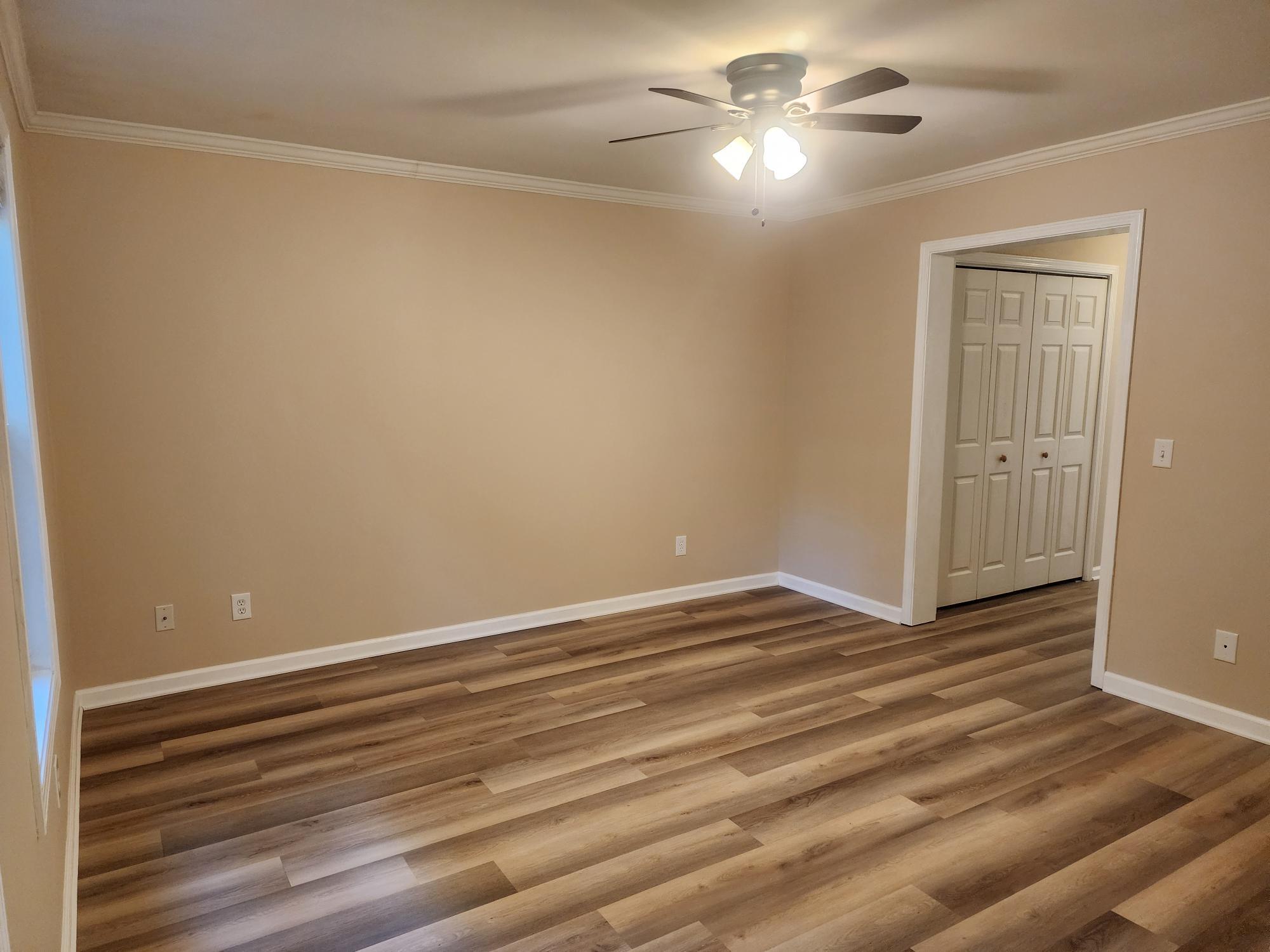 Building Photo - 10837 Woody Dr