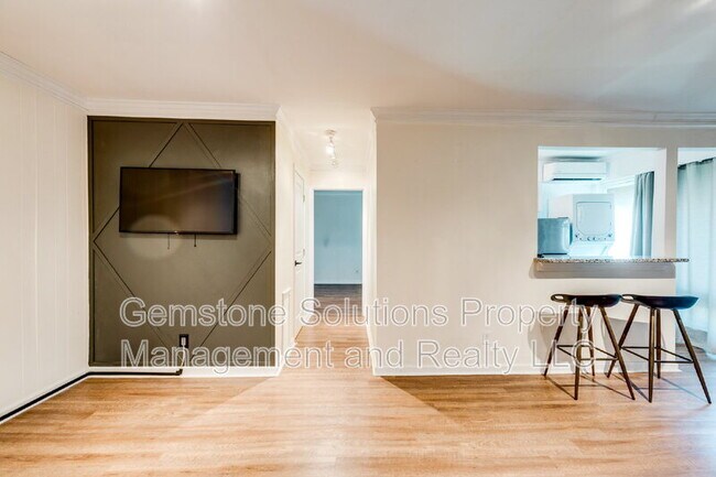 Building Photo - 201 Acklen Park Dr