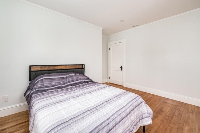 Building Photo - 815 Central Ave