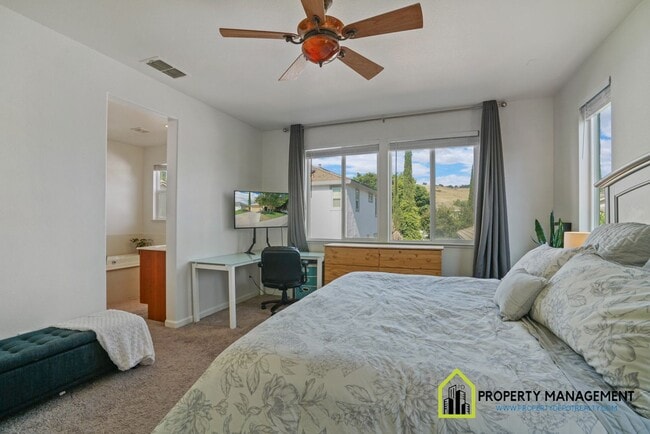 Building Photo - Charming 3-4 Bedroom Home with Top-Rated S...