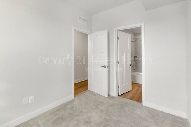 Building Photo - 14024 Sunrise Valley Dr