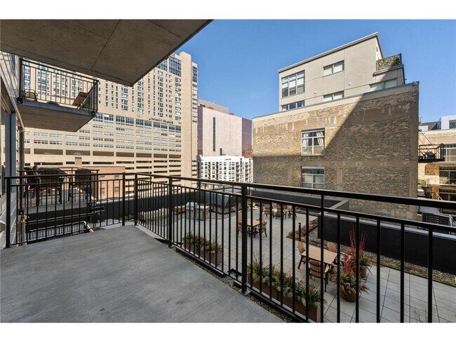 Building Photo - 740 Portland Ave