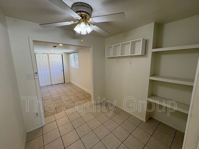 Building Photo - 1085 E Academy Ave