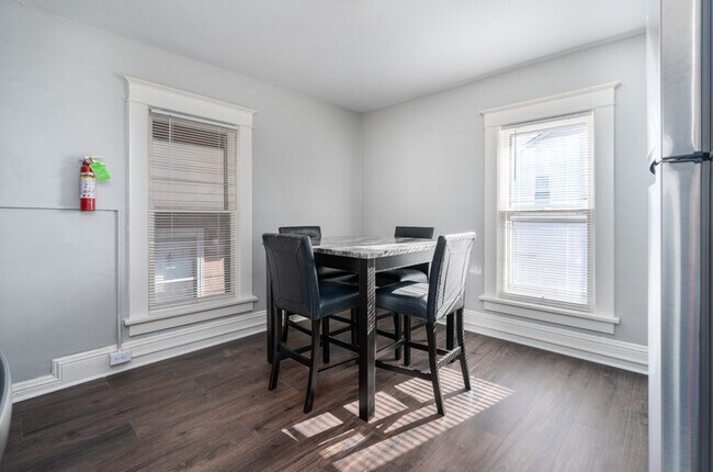 Building Photo - 1228 Louisiana St