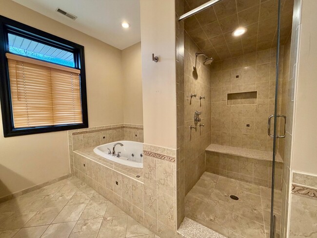 Building Photo - 1S701 Eisenhower Rd