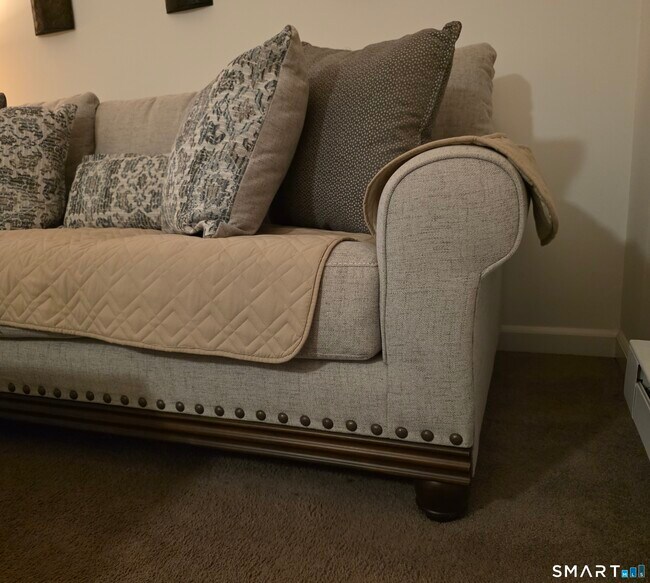 Building Photo - 7 Padanaram Rd