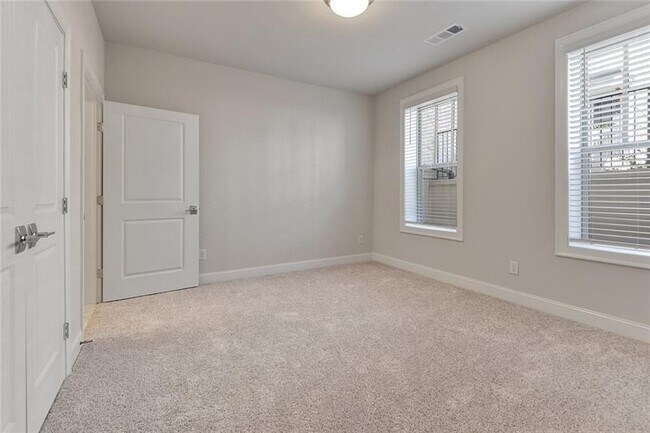 Building Photo - 4317 Parkside Pl