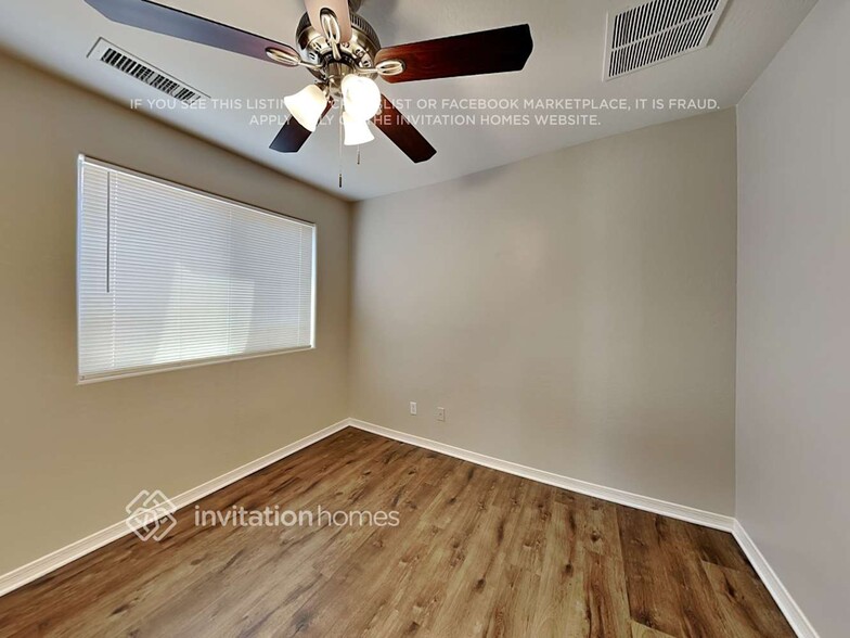 Building Photo - 1932 W Faria Ln