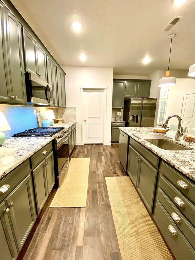 Building Photo - Beautiful 4 Bedroom, 4 Car Garage With Small Trailer Parking in Star - Available NOW