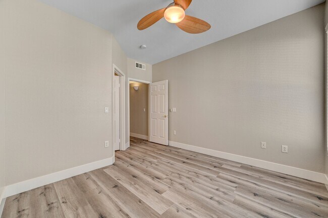 Building Photo - 10550 W Alexander Rd