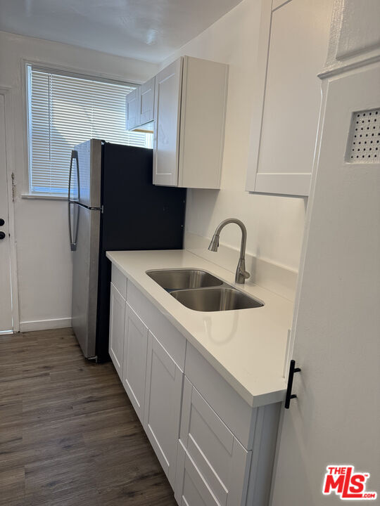 Building Photo - 2560 Venice Blvd.