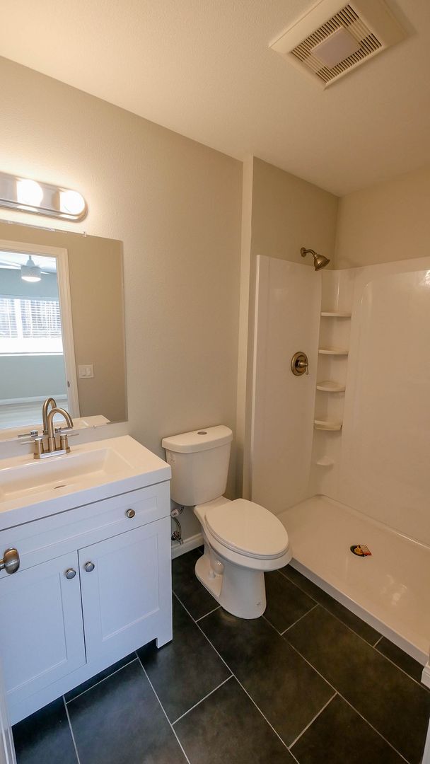 Building Photo - Fully Upgraded Mira Mesa Home w/solar pane...