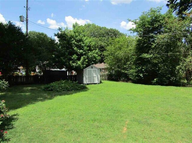 Building Photo - 5012 N Peg Ln