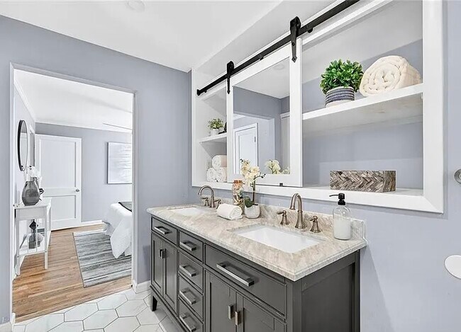 Building Photo - 2571 Temple Johnson Rd SW