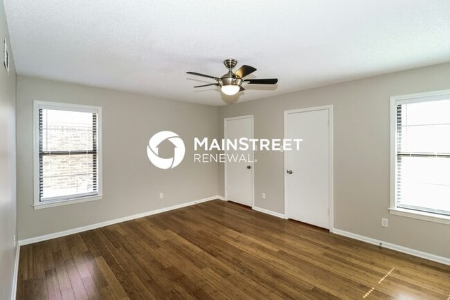 Building Photo - 5 Bedroom Pet-Friendly Home in Memphis, TN with Main Street Renewal
