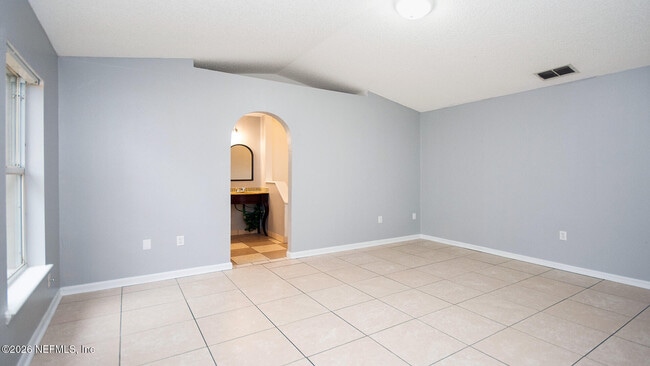 Building Photo - 13002 Viburnum Dr S