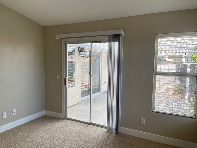 Building Photo - **GORGEOUS & MODEL PERFECT GREEN VALLEY 3 ...
