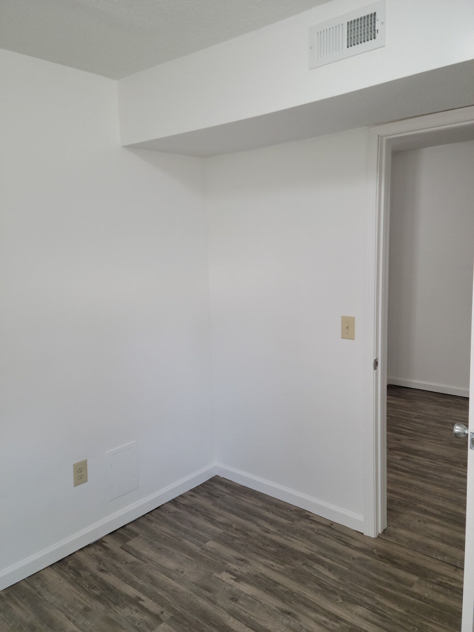 Rear Bedroom - 836 Oak Hill Rd