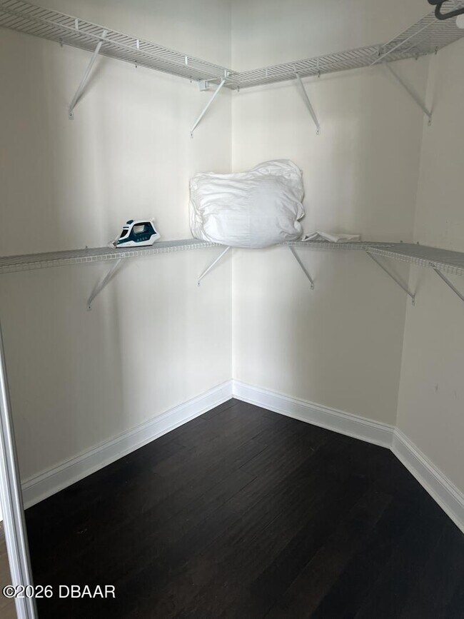 Building Photo - 241 Riverside Dr