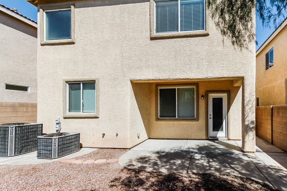 Building Photo - 9081 Sheffield Garden Ave