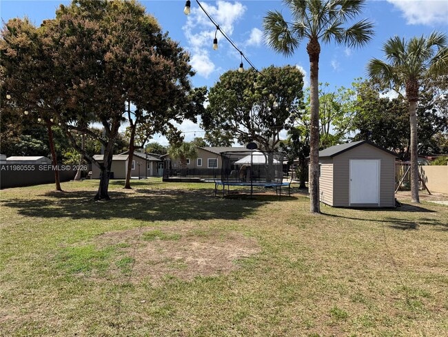 Building Photo - 3230 SW 98th Ave