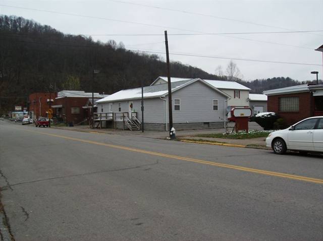 Building Photo - 502-504 Main Ave