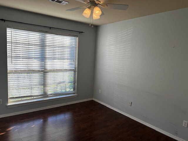 Building Photo - Charming 3-Bedroom Home with 2 Full Baths ...