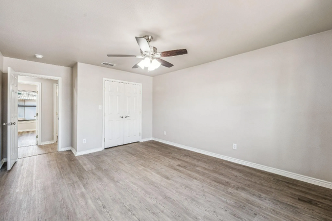 Building Photo - 1430 N Race